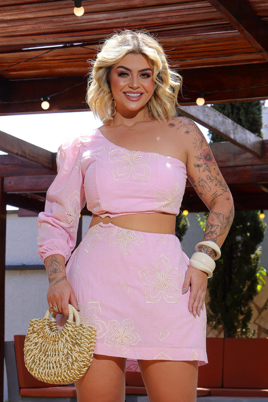 Macaquinho Plus Size Rosa Laise Bordado ( pré venda previsão de envios dia 22/09)- Cód.0432