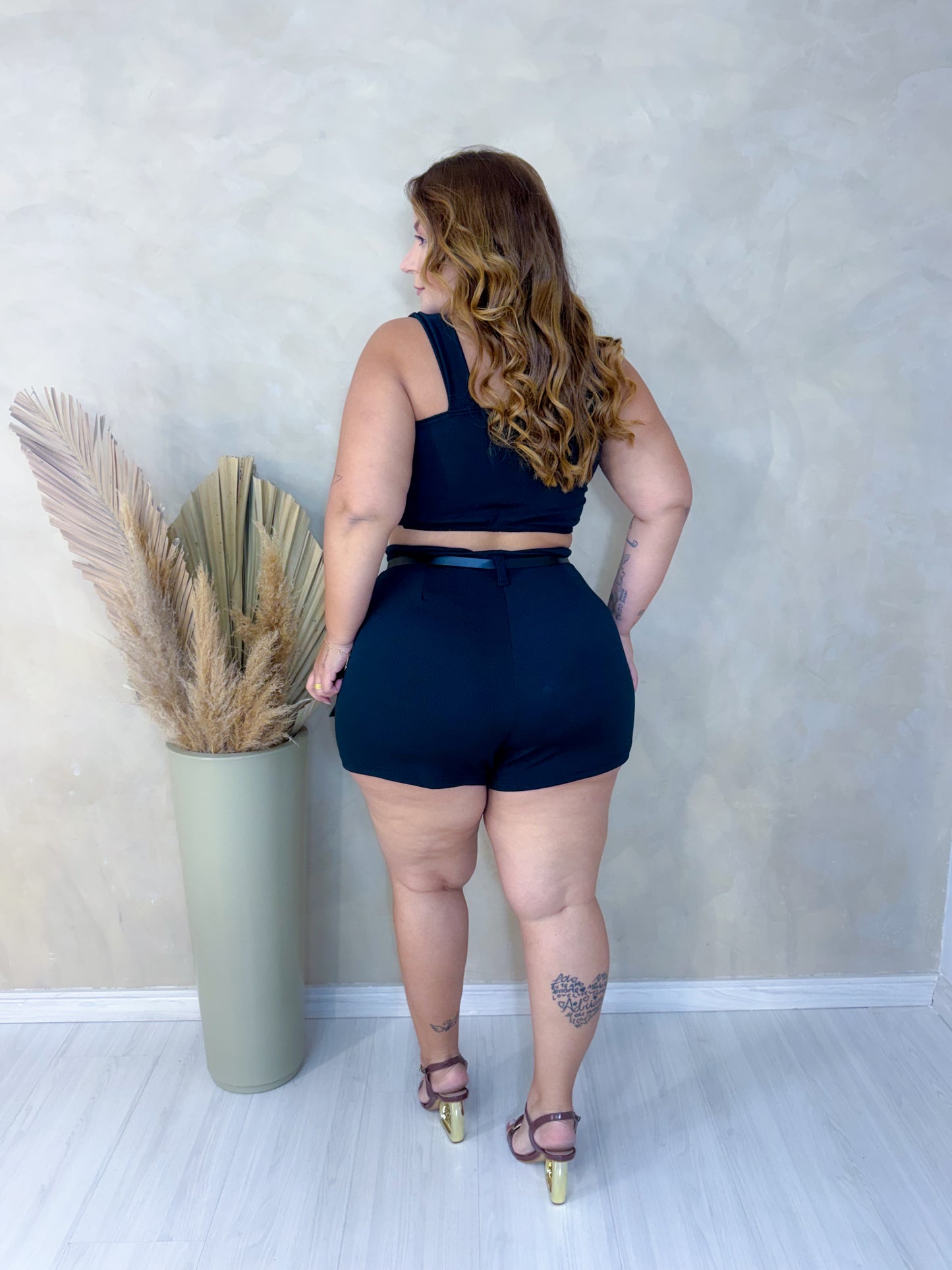 Conjunto Plus Size Em Crepe Preto ( não acompanha o cinto) - Cód.0439