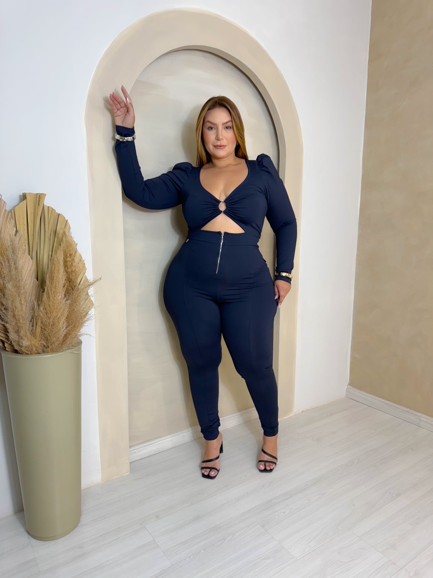 Macacão Plus Size Preto Longo com Mangas Longas - Cód 0401