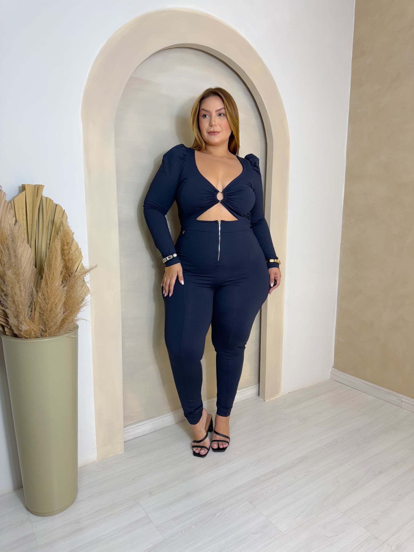 Macacão Plus Size Preto Longo com Mangas Longas - Cód 0401