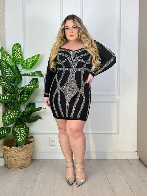 Vestido Plus Size Curto Preto com Mangas Longas e Aplicações em Strass - Cód. 0272
