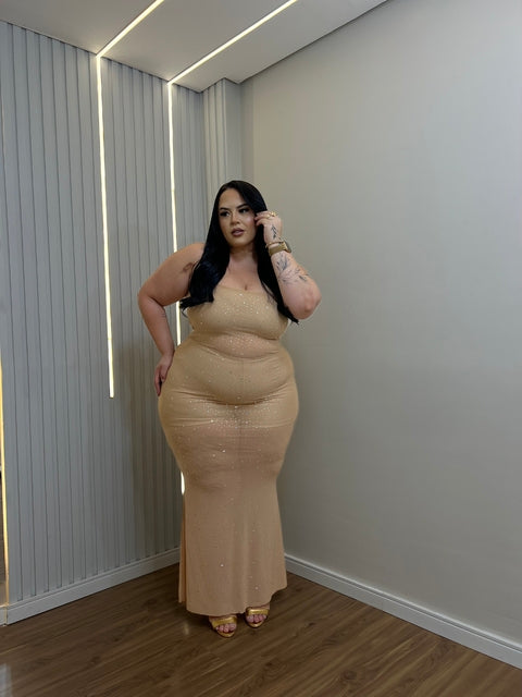 Vestido Plus Size Longo em Tule com Aplicação cor Nude Estilo Cauda de Sereia - Cód. 0298